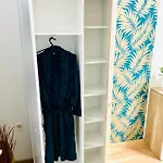 Leskoek Wellness & アパート
